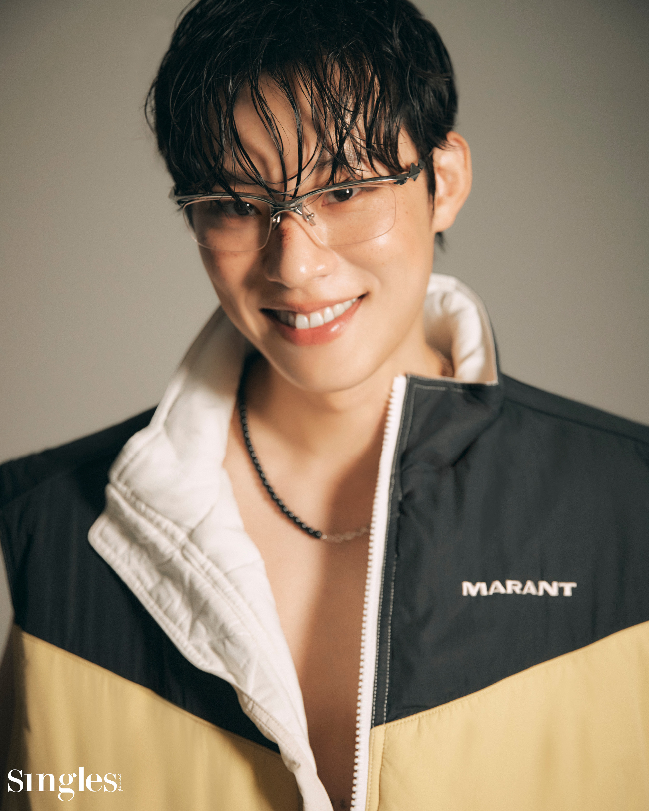 김성철의 싱글즈 화보. 노웨이아웃 김성철, 티라미수케이크 김성철, 김성철, 티라미수케이크,